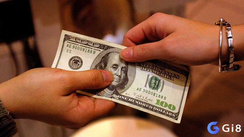 Giải mã giấc mơ được người khác cho tiền và bộ số đi kèm