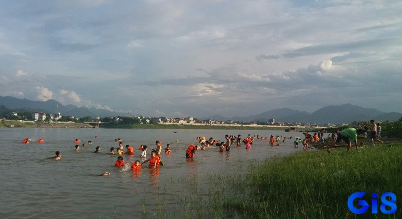 Thông qua chiêm bao thấy bơi trong nước để tiên đoán tương lai