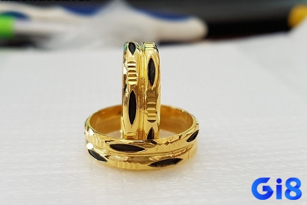 Mơ thấy hai nhẫn vàng đánh đề con gì có thể chỉ ra rằng bạn đang trên con đường thành công.